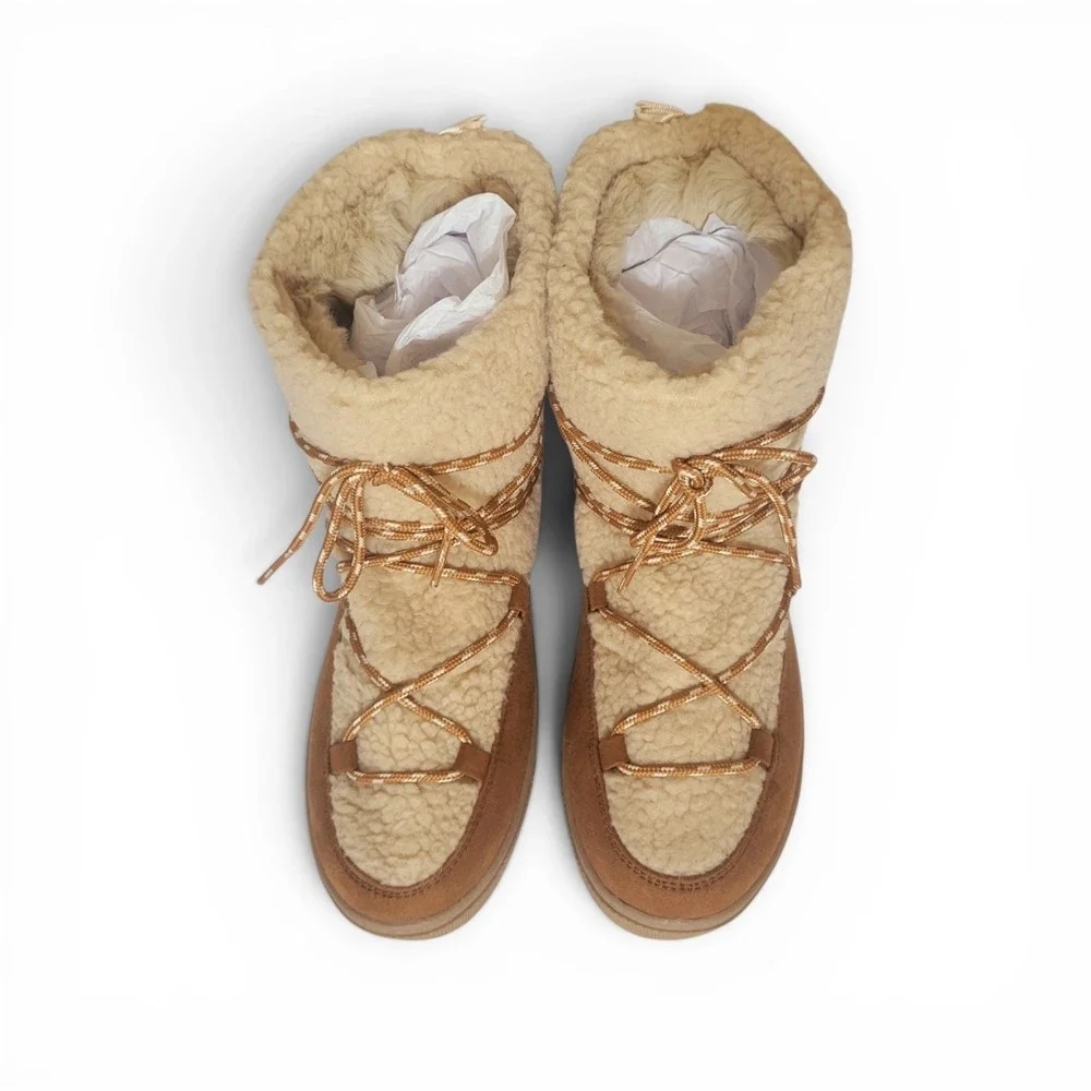 NWOT Old Navy 8 Faux Fur Lined Sherpa Boots - Moon Cocoon Winter Thermal Outdoor
